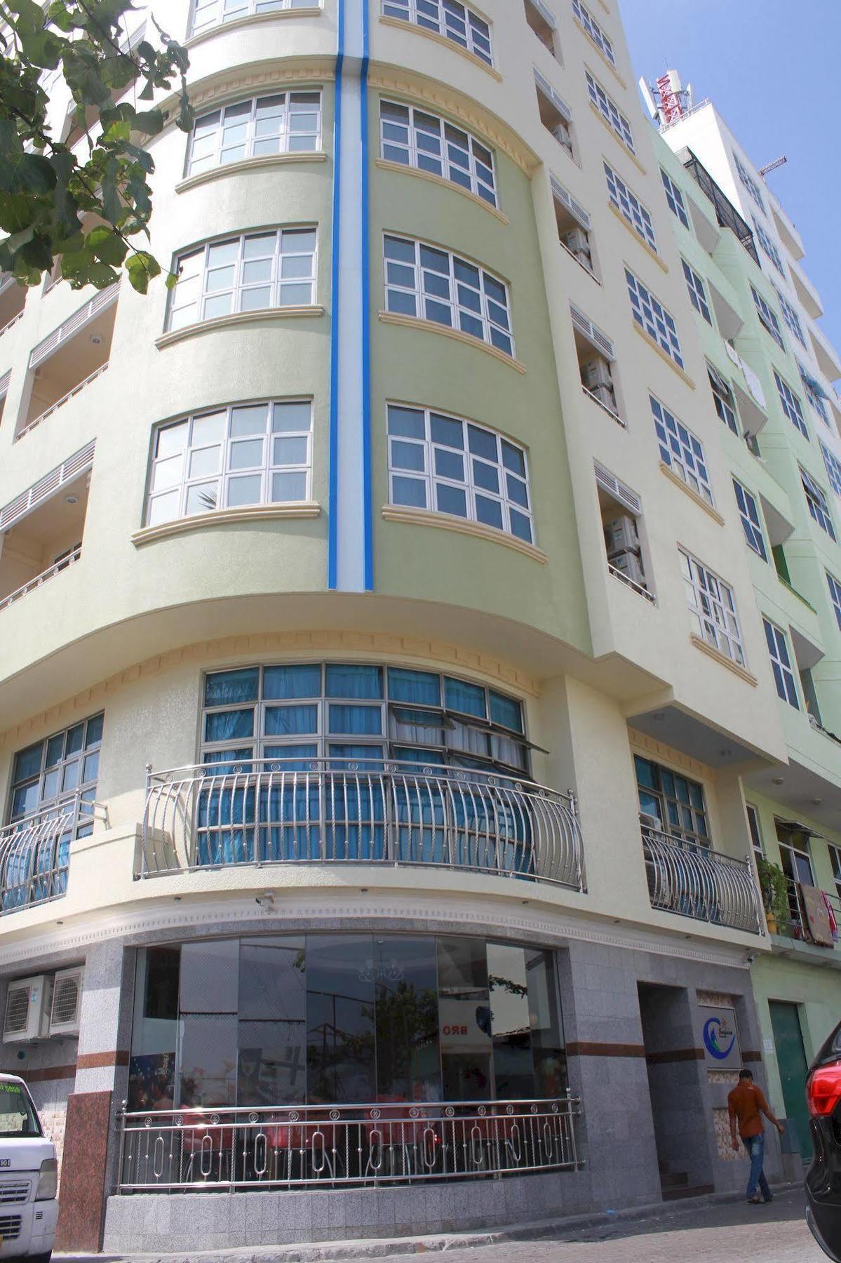 Hotel Surfview Raalhugandu Malé Exterior foto